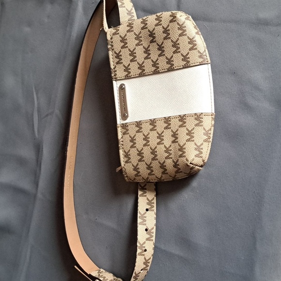 MICHAEL Michael Kors Handbags - Michael Kors Bag Wallet Women's Logo Belt Fanny Pack Clutch Leather Logo NEW